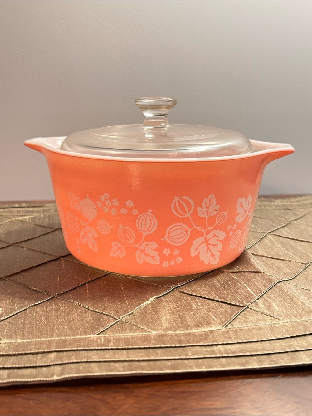 Pyrex Pink Gooseberry Covered Casserole Dish 1 Qt. With Lid